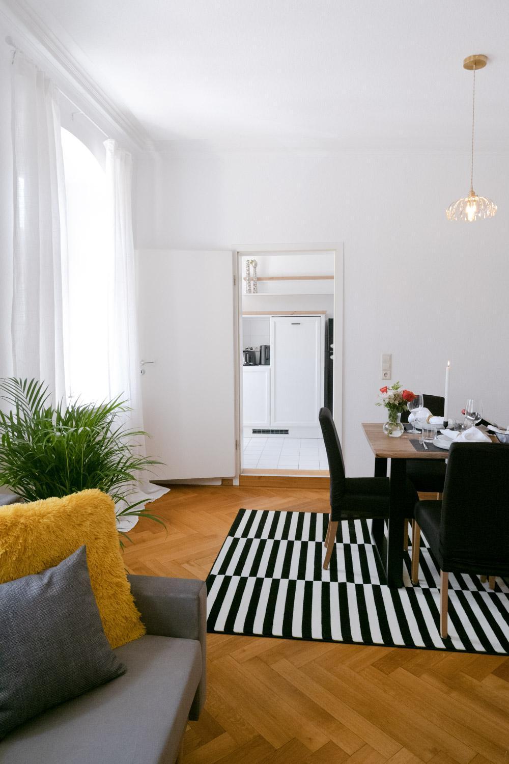 Bella Casa - Business&Family - 2 Zimmer Direkt Neben Schloss, Parkplatz, Smarttv, Netflix, Waschmaschine, 24H Checkin, 71Qm, Kingsizebett, Hotelbettwaesche Ludwigsburg Exterior foto