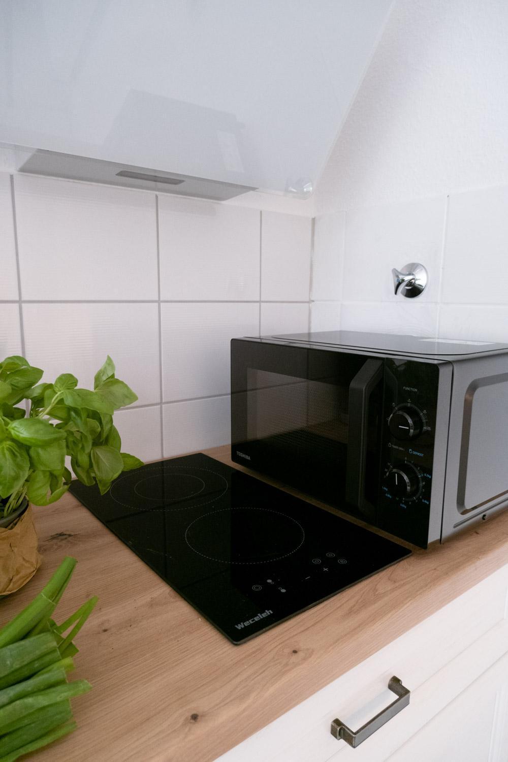 Bella Casa - Business&Family - 2 Zimmer Direkt Neben Schloss, Parkplatz, Smarttv, Netflix, Waschmaschine, 24H Checkin, 71Qm, Kingsizebett, Hotelbettwaesche Ludwigsburg Exterior foto