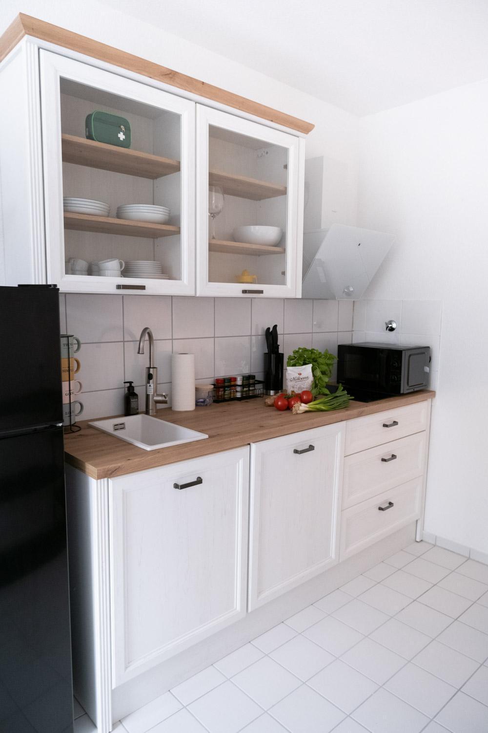 Bella Casa - Business&Family - 2 Zimmer Direkt Neben Schloss, Parkplatz, Smarttv, Netflix, Waschmaschine, 24H Checkin, 71Qm, Kingsizebett, Hotelbettwaesche Ludwigsburg Exterior foto